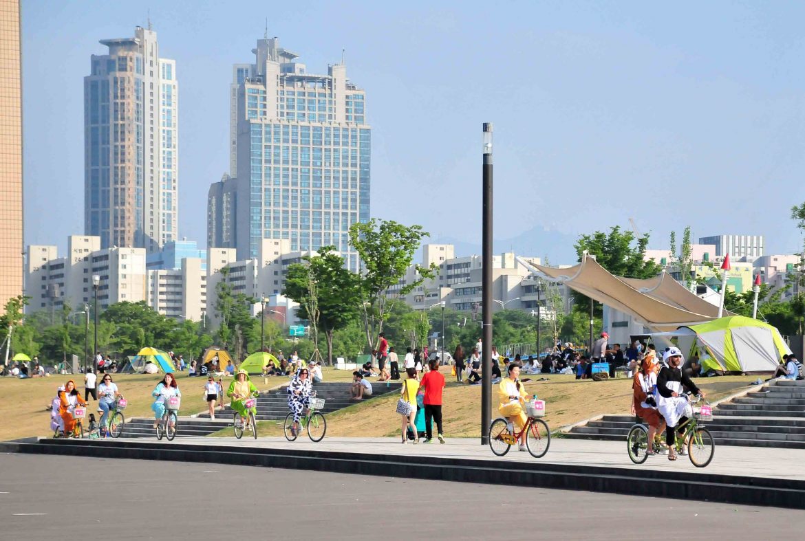 Onesie Bike Ride – Seoul Flash Mobs