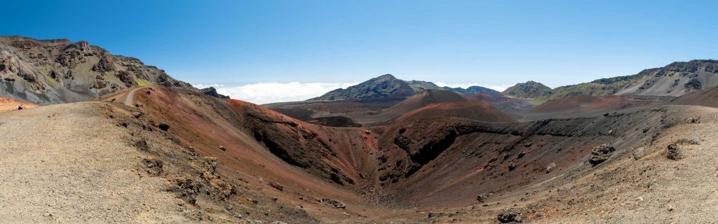 Hiking in Haleakala Ka Lu‘u o ka ‘Ō‘ō cinder cone