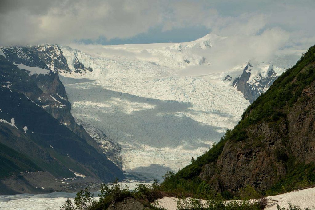 Erie Mine Trail a glacier in the mountains