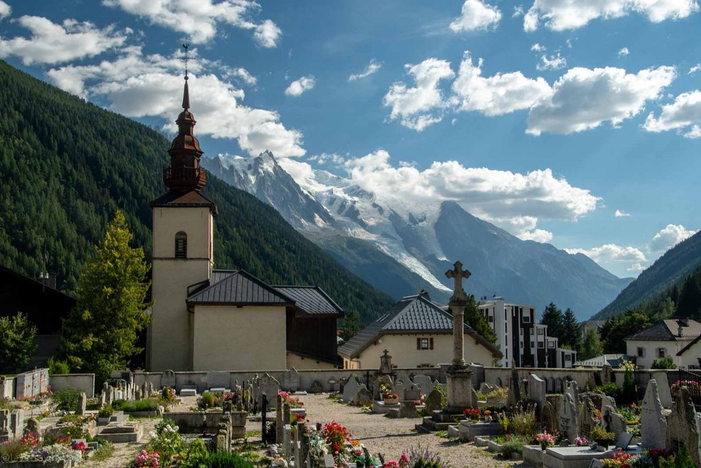 Tour du Mont Blanc Saint-Pierre church and its cemetery
