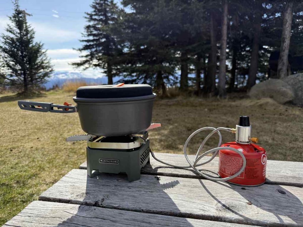 traverseon-solo-camping-gas-stove-review-mountain-meadow.jpg